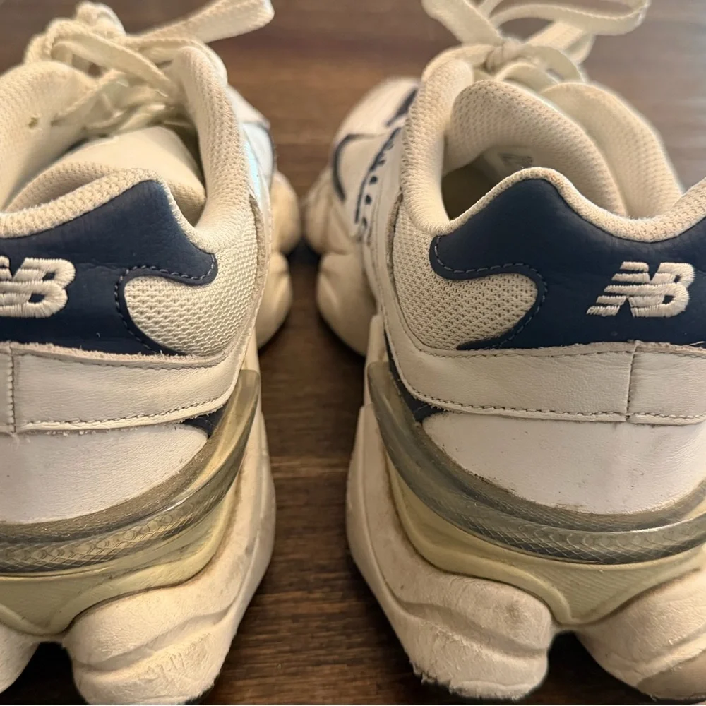 New Balance White and Navy Chunky Retro Sneakers - Picture 6 of 7